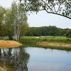 �������