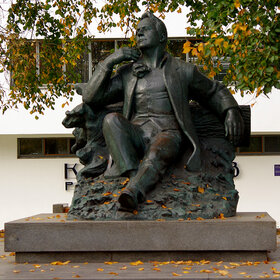 �.�. �������